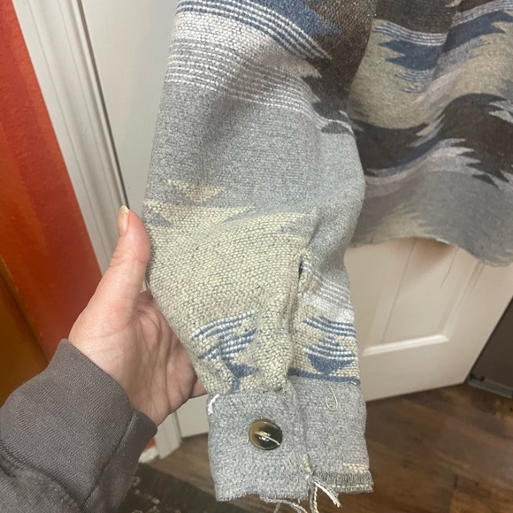 Women's Tribal Aztec Western Shacket Jacket - Picture 4 of 8